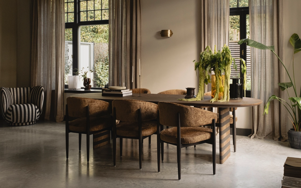TablexPaulinewingelaar-eveneleven-tafel-cas-blacksmokelight