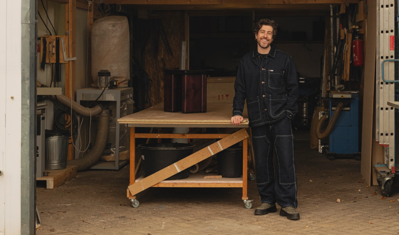 Portret van Onno Adriaanse in eigen studio in Eindhoven