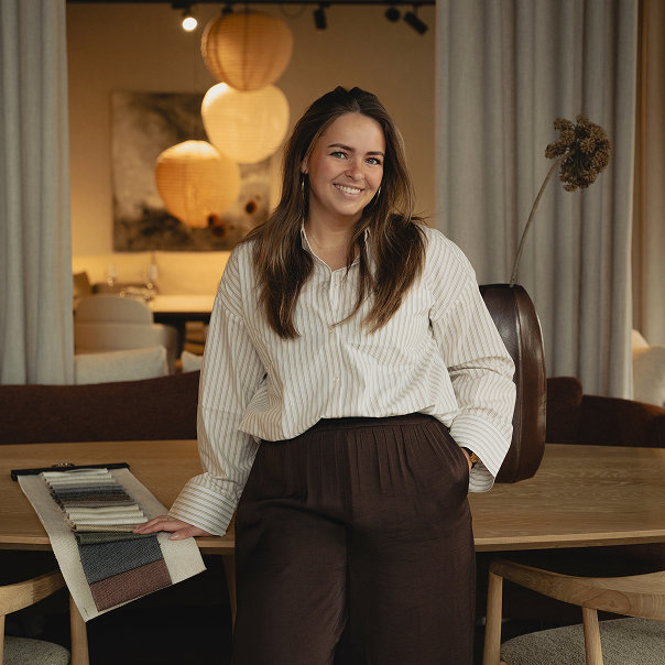 Portret van Danielle, interieurspecialist van woonwinkel Heeze