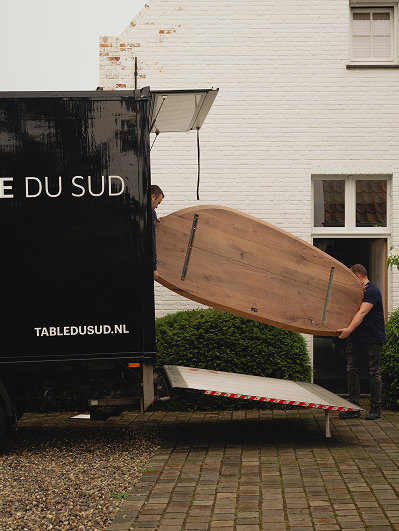 In-house bezorging met eigen bezorgers en bussen. Inclusief montage bij jou thuis