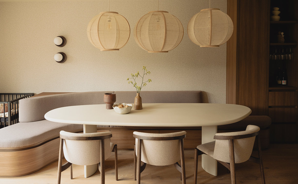 Binnenkijker in Oirschot met eetkamerset van Table du Sud met eettafel en eetkamerstoelen