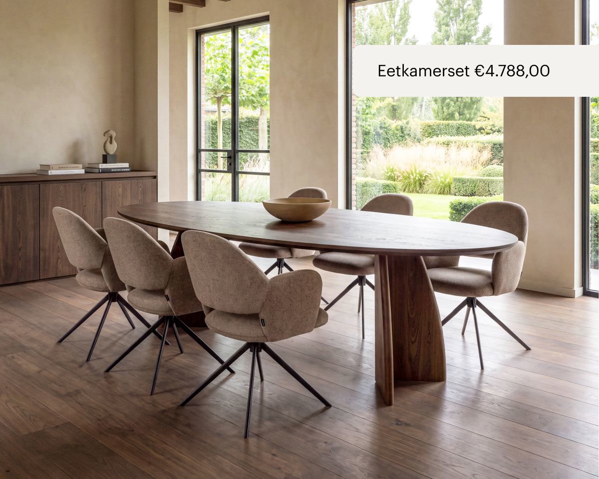 Donkere eikenhouten eettafel met eetkamerstoelen van Table du Sud