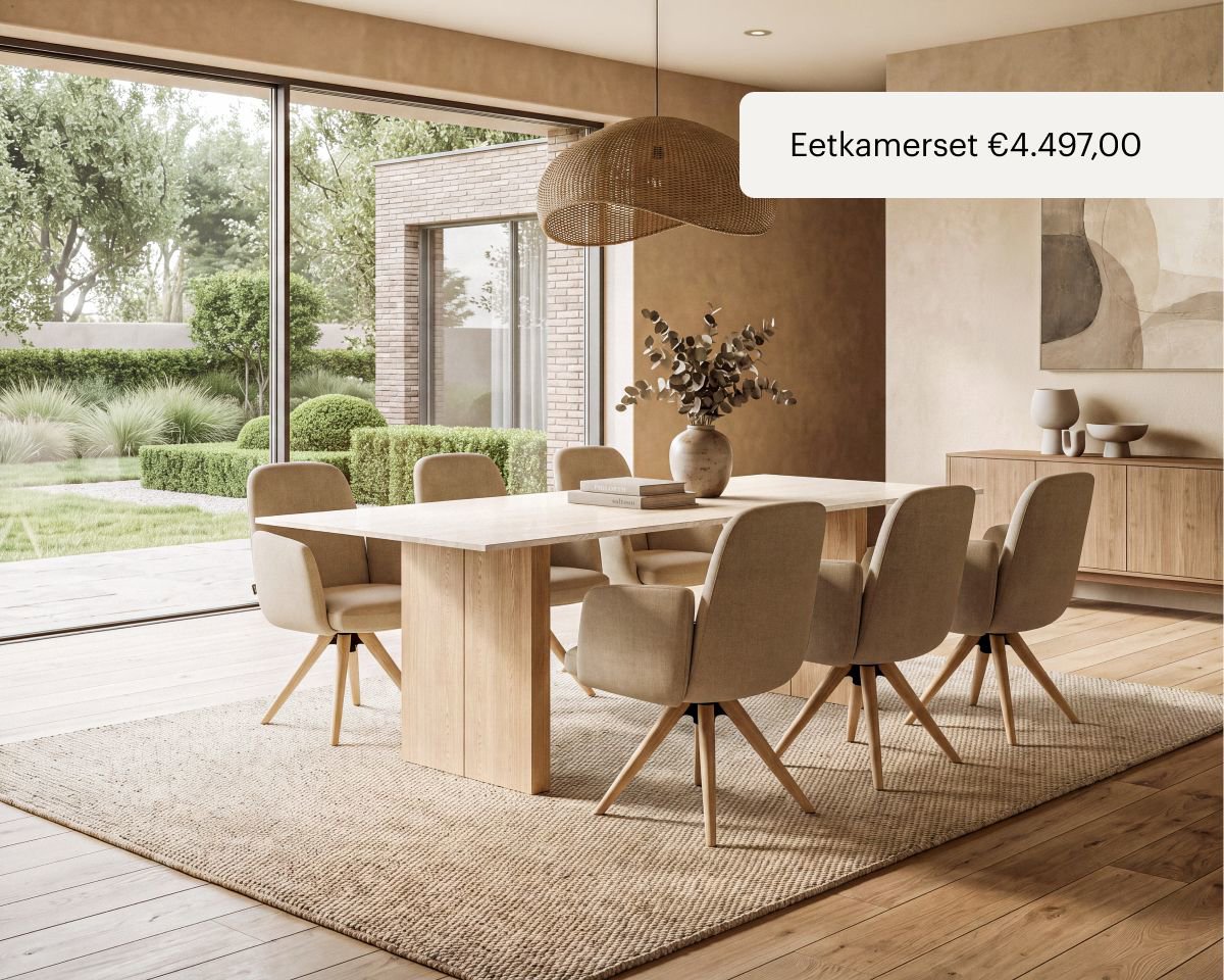 Eettafel met keramisch tafelblad en eikenhouten onderstel. Hierbij staan zes eetkamerstoelen met eikenhouten onderstel