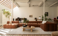 Modulaire U-bank met eikenhouten salontafel en vloerkleed