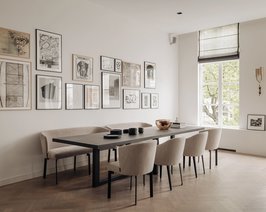 Louise-eettafel-met-cline-bank-stoelen