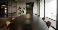 Deens-ovale-vergadertafel