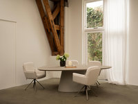 Fenix-Eqone-met-Plume-stoelen (2)